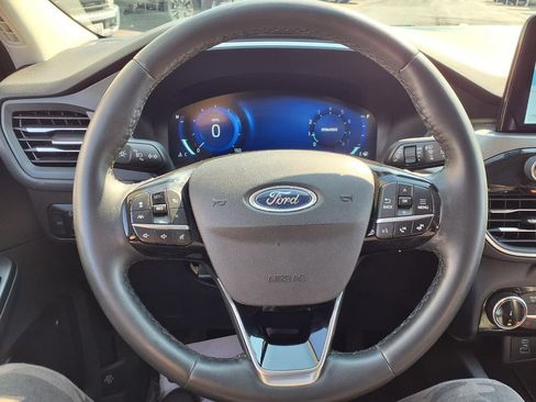 Certified 2022 Ford Escape Titanium AWD/4WD image 20