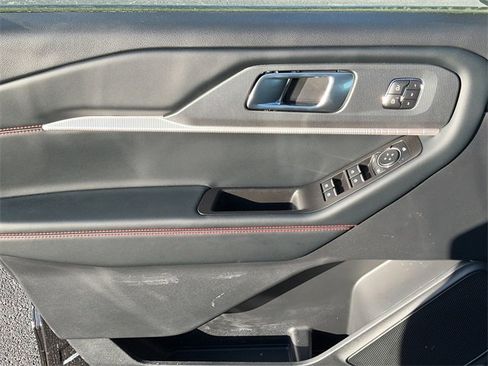 New 2026 Ford Explorer ST-Line w/ ST-Line Street Pack image 11