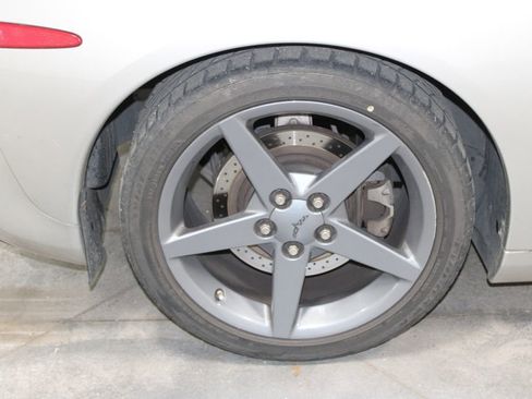 Used 2006 Chevrolet Corvette Convertible w/ Preferred Equipment Group image 41