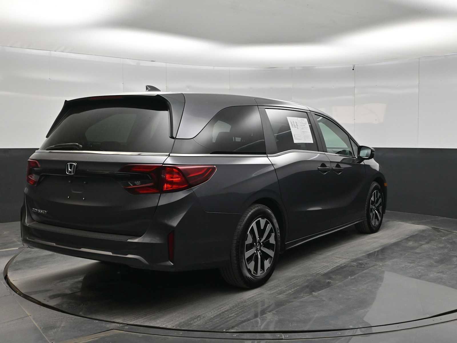 Used 2025 Honda Odyssey EX-L image 6