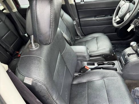 Used 2014 Jeep Patriot Sport w/ Power Value Group FWD image 18
