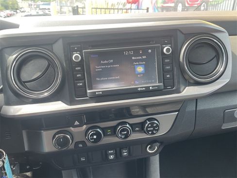 Used 2018 Toyota Tacoma SR5 image 18