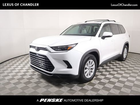 Used 2024 Toyota Grand Highlander XLE image 1