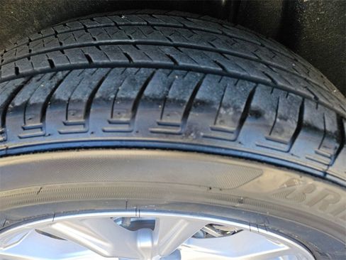 Used 2025 Honda CR-V EX-L image 27