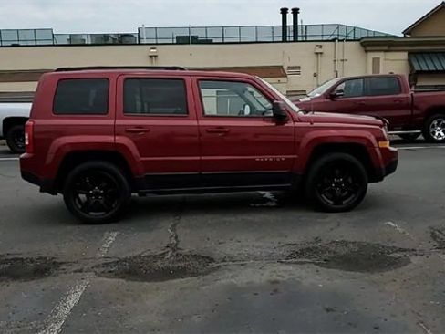 Used 2014 Jeep Patriot Latitude image 9