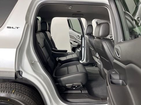 Used 2023 GMC Acadia SLT w/ Elevation Edition image 46