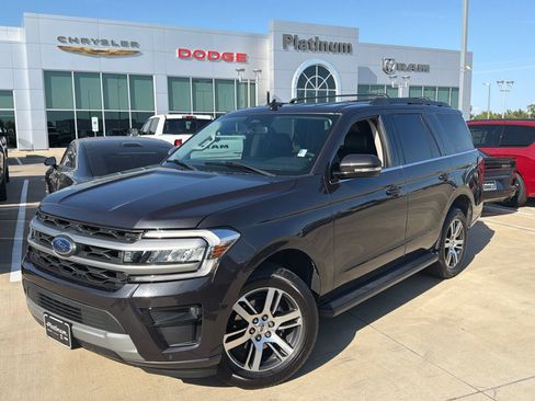 Used 2024 Ford Expedition XLT RWD image 1