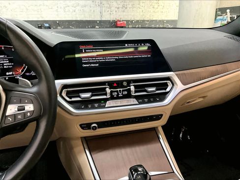 Used 2021 BMW 330i Sedan w/ Premium Package RWD image 9