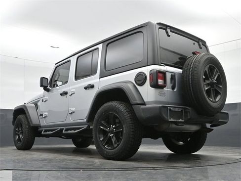 Used 2022 Jeep Wrangler Unlimited Sport image 14