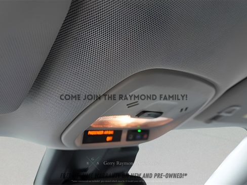 Used 2025 Chevrolet Trax LS w/ LS Convenience Package image 28