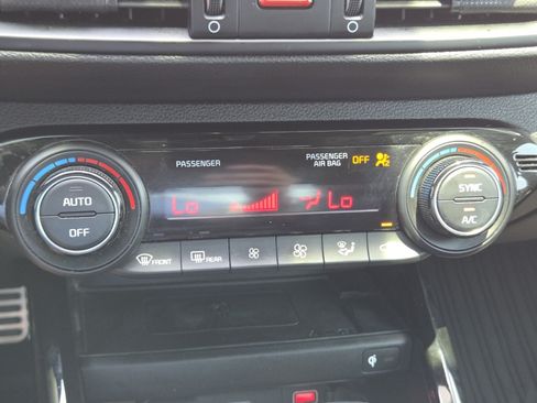 Used 2023 Kia Forte GT-Line w/ GT-Line Premium Package FWD image 32
