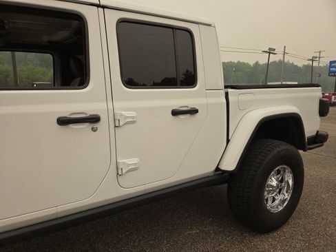 Used 2022 Jeep Gladiator Rubicon w/ LED Lighting Group AWD/4WD image 37