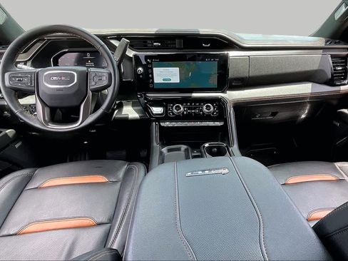 Used 2025 GMC Sierra 2500 AT4 w/ AT4 Premium Plus Package AWD/4WD image 16