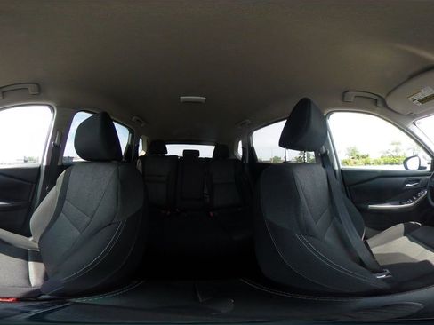 Used 2025 Nissan Rogue SV AWD/4WD image 40