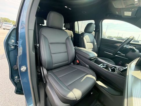 Used 2026 Chevrolet Traverse LT FWD image 34