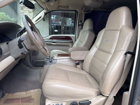 Used 2004 Ford Excursion Limited AWD/4WD image 8