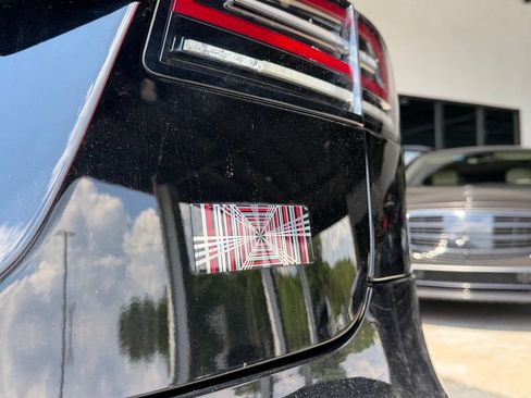 Used 2022 Tesla Model S Plaid AWD/4WD image 8
