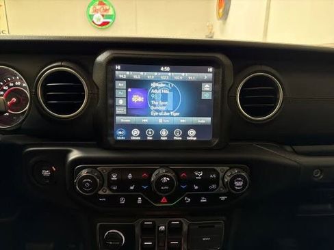Used 2020 Jeep Gladiator Rubicon AWD/4WD image 17