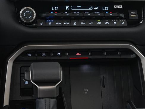 Used 2026 Toyota Sequoia Platinum AWD/4WD image 21