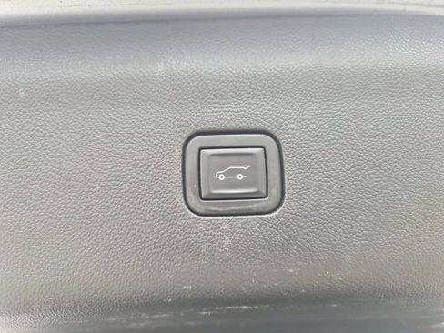 Used 2024 Buick Enclave Essence w/ Experience Buick Package FWD image 12