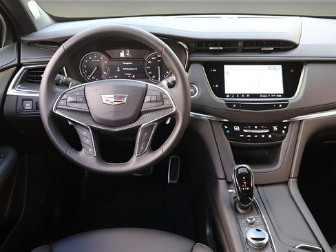 New 2025 Cadillac XT5 Sportv image 15