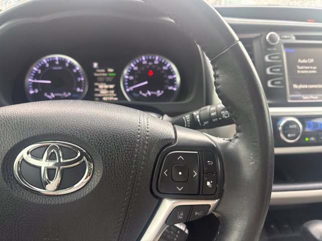 Used 2019 Toyota Highlander Plus FWD image 14