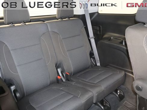 Certified 2023 GMC Acadia SLE w/ Driver Convenience Package image 18