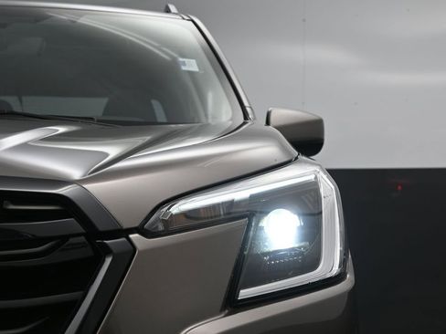 Used 2023 Subaru Forester Premium AWD/4WD image 12