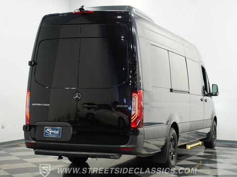 Used 2022 Mercedes-Benz Sprinter 2500 image 10