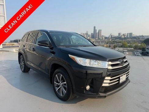 Used 2018 Toyota Highlander XLE AWD/4WD image 1