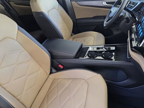 New 2026 Volkswagen Atlas Cross Sport SE FWD image 13