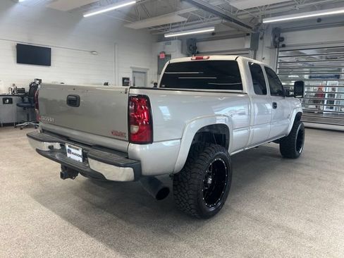 Used 2005 Chevrolet Silverado 2500 LT w/ Heavy-Duty Power Package AWD/4WD image 5
