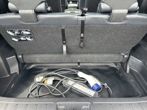 Used 2025 Mitsubishi Outlander 4WD Plug-In Hybrid image 28