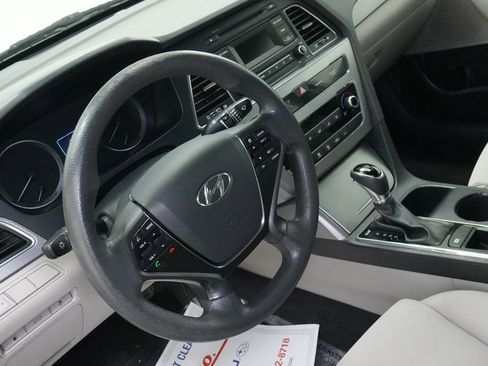 Used 2017 Hyundai Sonata SE FWD image 12