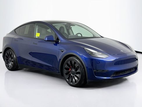 Used 2023 Tesla Model Y Performance image 2