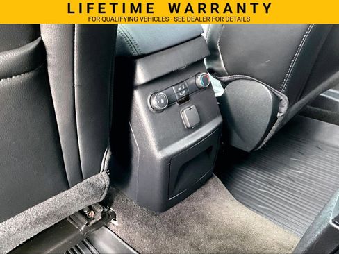 Used 2018 Ford Explorer XLT AWD/4WD image 31