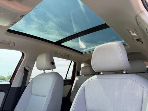 Used 2019 Volkswagen Tiguan S FWD image 11