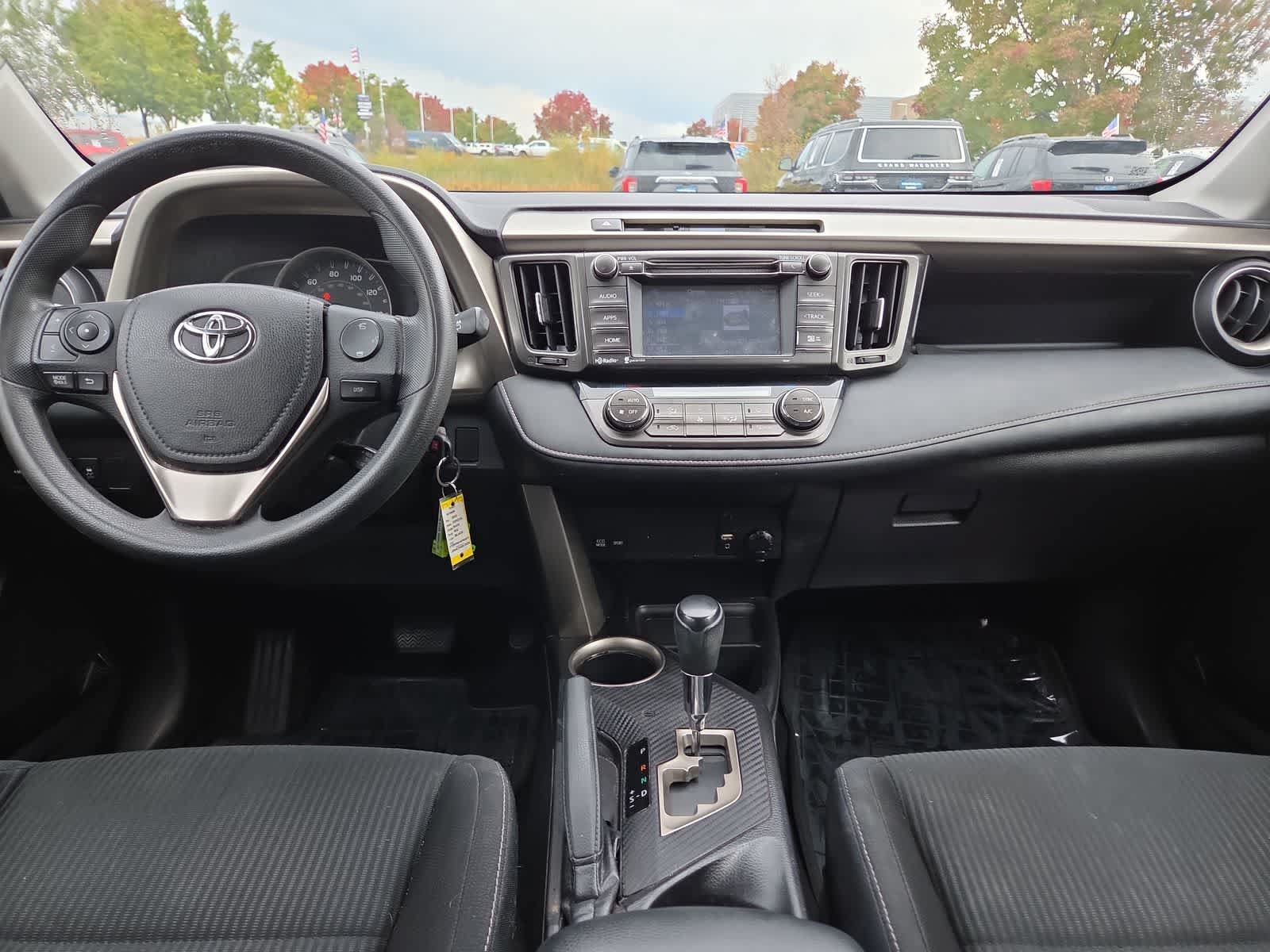 Used 2015 Toyota RAV4 XLE AWD/4WD image 18