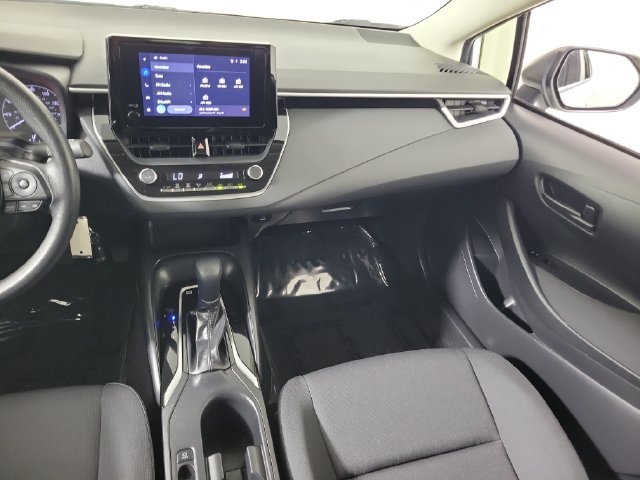 Used 2025 Toyota Corolla LE FWD image 17