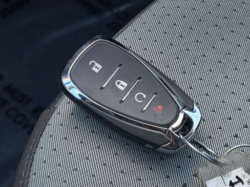 Used 2025 Chevrolet Trax LT image 37