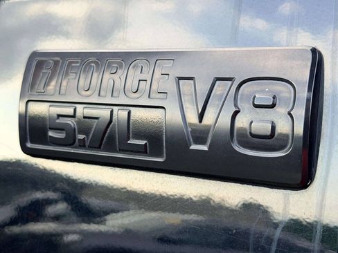 Used 2015 Toyota Tundra Limited w/ Limited Premium Package AWD/4WD image 2