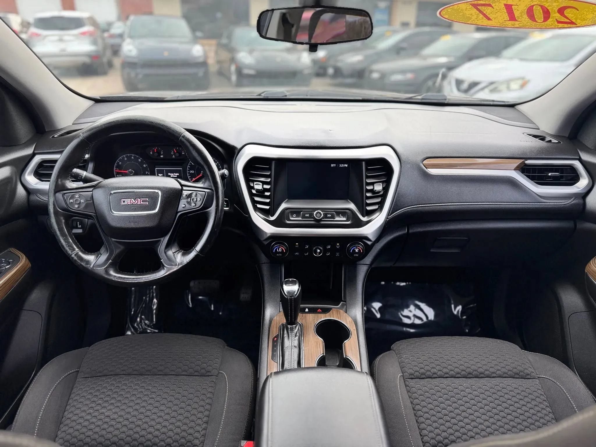 Used 2017 GMC Acadia SLE FWD image 13