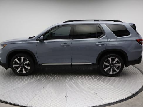 Used 2024 Honda Pilot Touring image 12