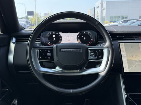 Used 2025 Land Rover Range Rover Long Wheelbase SE AWD/4WD image 18