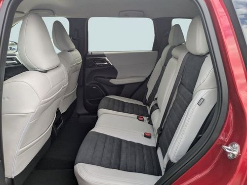 New 2026 Mitsubishi Outlander SE FWD image 12