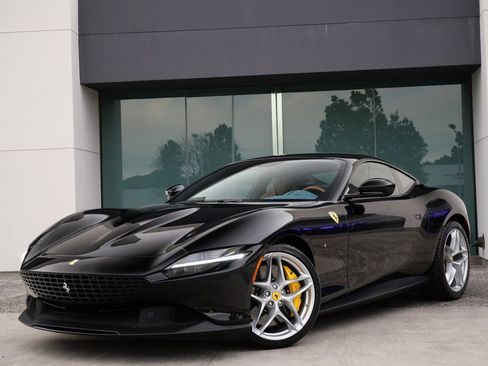 Used 2022 Ferrari Roma image 3