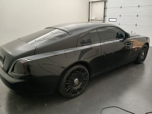 Used 2018 Rolls-Royce Wraith RWD image 2