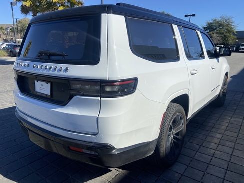 Used 2023 Jeep Grand Wagoneer Series III w/ Rear Seat Video Group 1 image 4