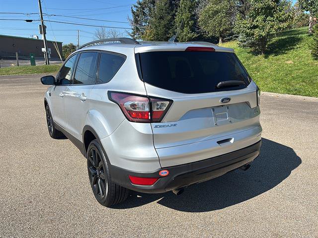Certified 2018 Ford Escape SE w/ SE Sport Appearance Package AWD/4WD image 2