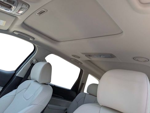 Certified 2025 Kia Telluride SX FWD image 21